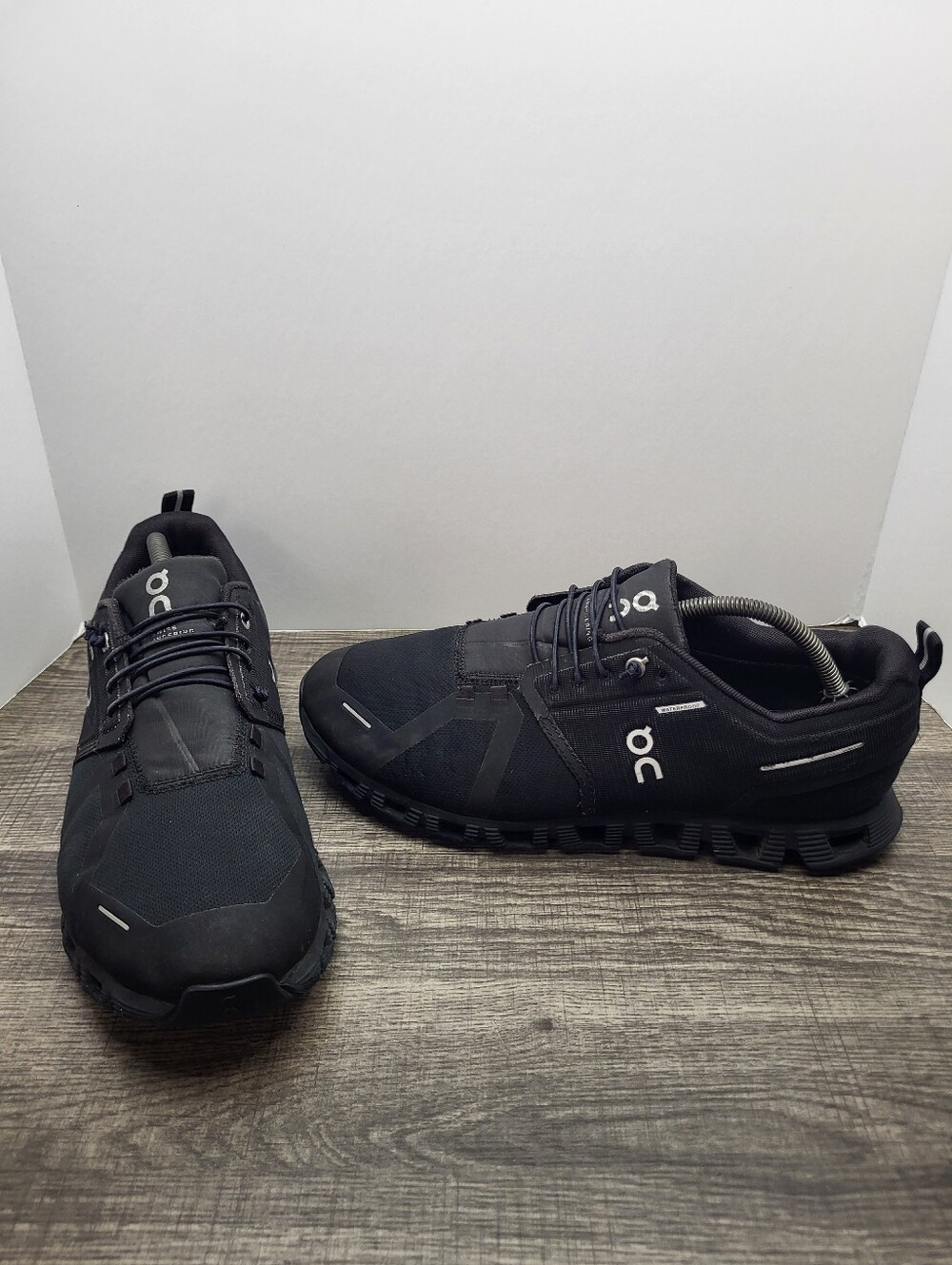 On Cloud 5 Running Shoes Black White Sneakers Men's Size 11 Waterproof